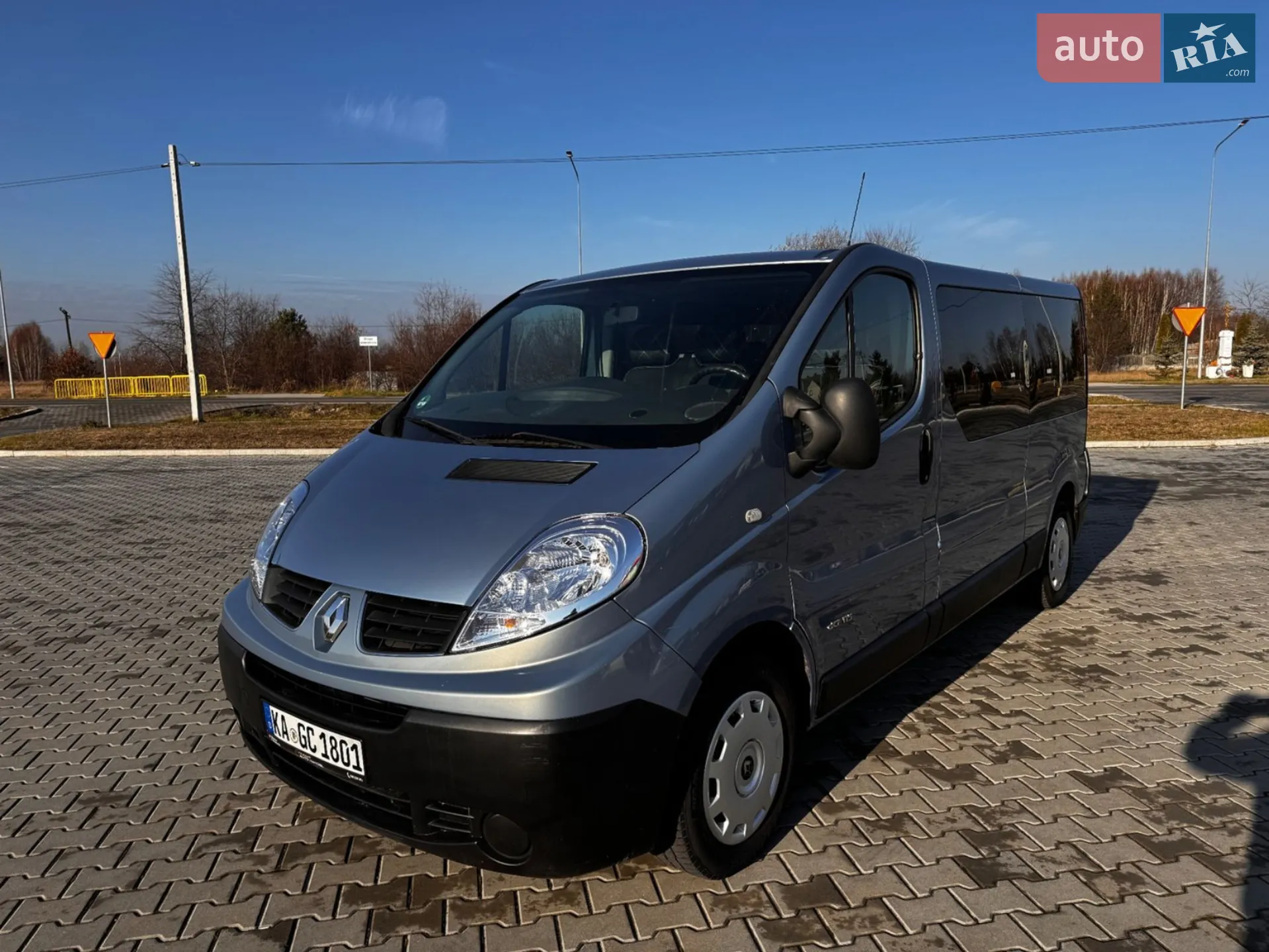2011 Renault Trafic - мініатюра 2