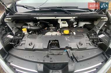 Минивэн Renault Trafic 2016 в 