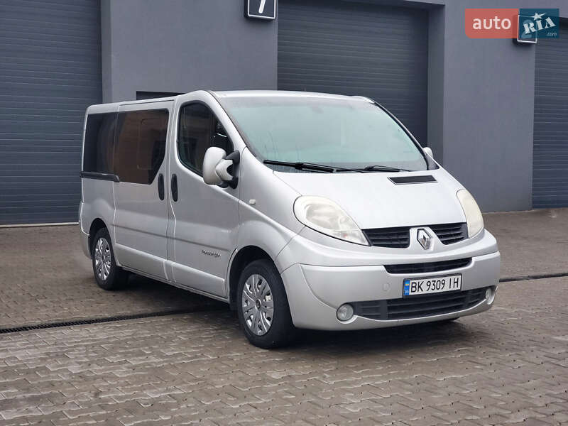 Мінівен Renault Trafic 2011 в Рівному