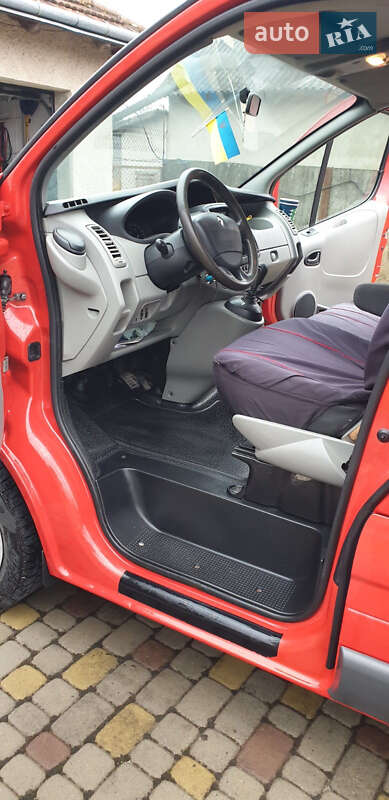 Грузовой фургон Renault Trafic 2012 в Львове