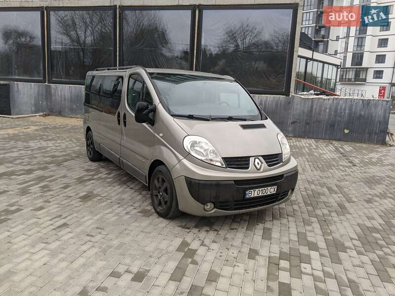 Минивэн Renault Trafic 2011 в Ровно