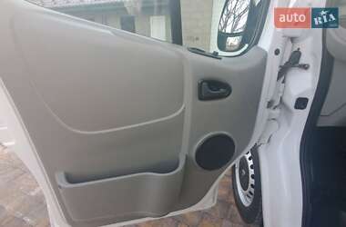 Вантажний фургон Renault Trafic 2012 в Вараші