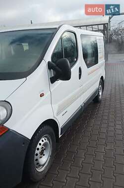Минивэн Renault Trafic 2004 в 