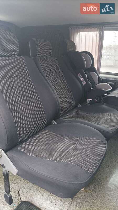 Минивэн Renault Trafic 2004 в Кривом Роге