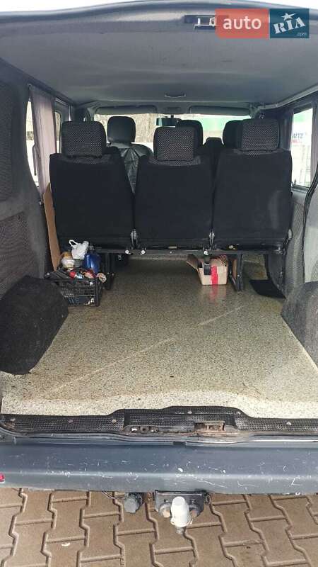 Минивэн Renault Trafic 2004 в Кривом Роге