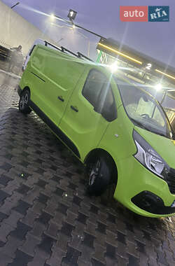 Грузовой фургон Renault Trafic 2015 в 