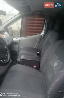 Минивэн Renault Trafic 2010 в 