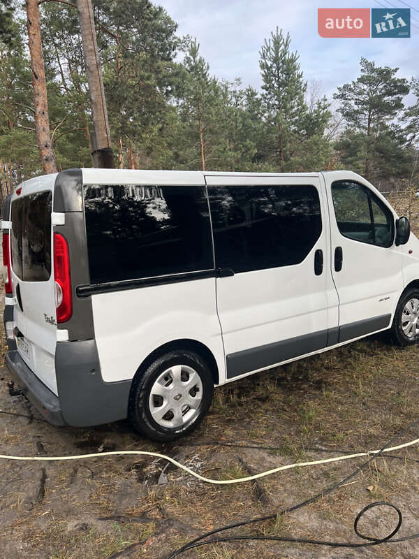 Минивэн Renault Trafic 2006 в Рокитном фото 5 Минивэн Renault Trafic 2006 в Рокитном