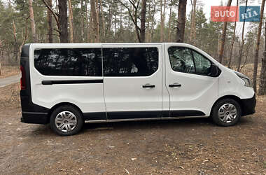 Мінівен Renault Trafic 2015 в 