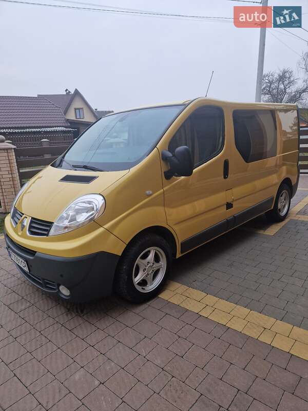 Мінівен Renault Trafic 2007 в Івано-Франківську