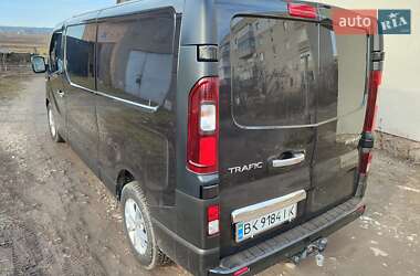 Грузовой фургон Renault Trafic 2016 в 
