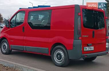 Мінівен Renault Trafic 2003 в Сарнах