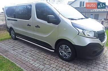Минивэн Renault Trafic 2015 в 