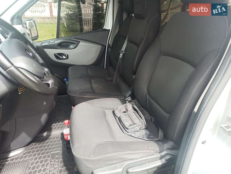 Минивэн Renault Trafic 2015 в Самборе фото 16 Минивэн Renault Trafic 2015 в Самборе