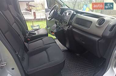 Минивэн Renault Trafic 2015 в 