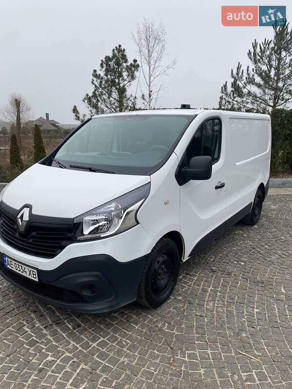Вантажний фургон Renault Trafic 2018 в Дніпрі