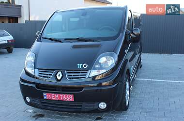 Вантажопасажирський фургон Renault Trafic 2012 в Чернівцях