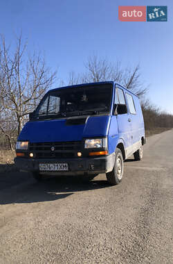 Грузовой фургон Renault Trafic 1994 в Сатанове