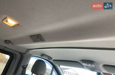 Мінівен Renault Trafic 2011 в 