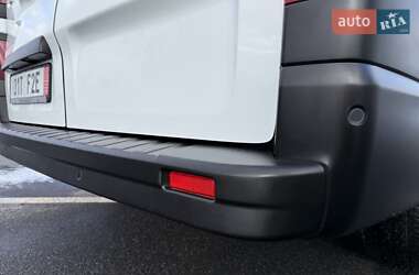 Грузовой фургон Renault Trafic 2024 в 