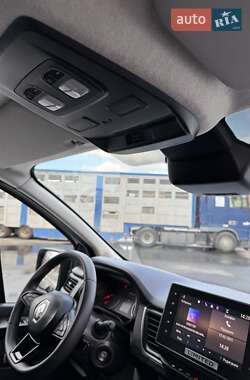 Грузовой фургон Renault Trafic 2024 в 