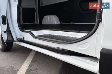 Грузовой фургон Renault Trafic 2024 в 