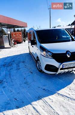 Минивэн Renault Trafic 2016 в 