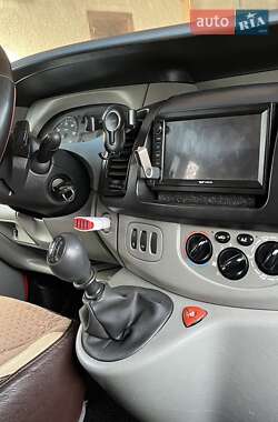 Минивэн Renault Trafic 2007 в Бурштыне