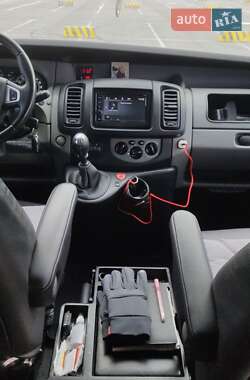 Минивэн Renault Trafic 2003 в 