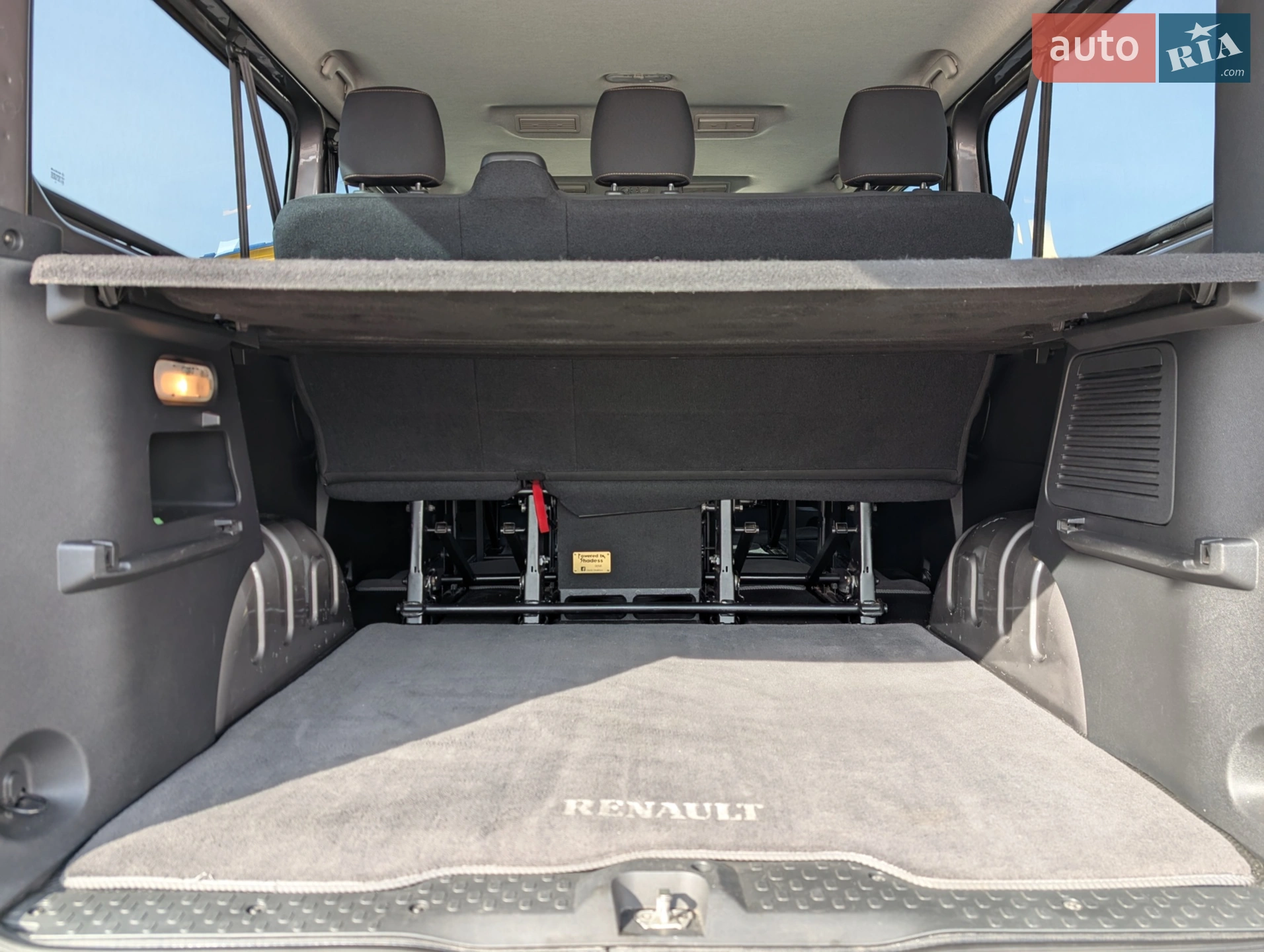 2016 Renault Trafic - мініатюра 11