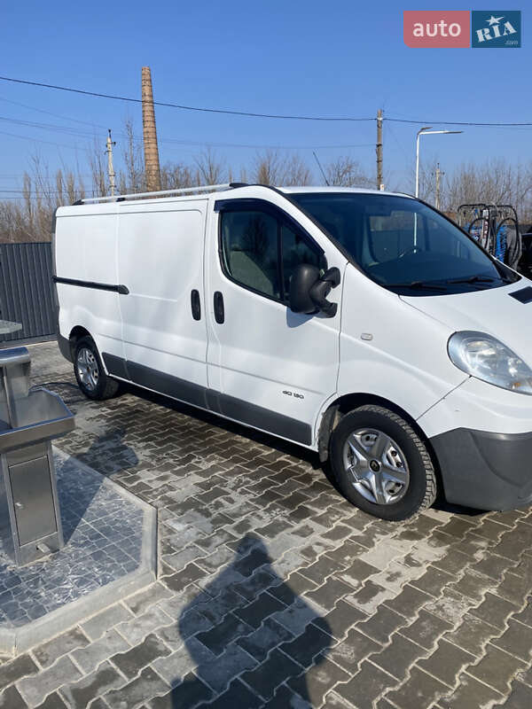 Вантажний фургон Renault Trafic 2009 в Бару