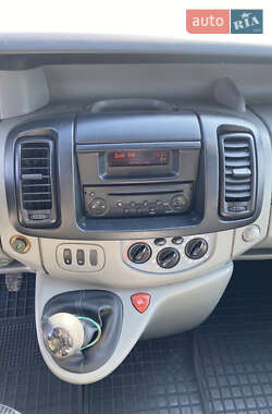 Грузовой фургон Renault Trafic 2009 в  фото 14 Грузовой фургон Renault Trafic 2009 в