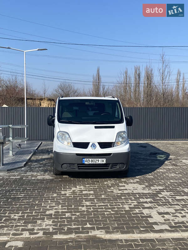 Вантажний фургон Renault Trafic 2009 в Бару