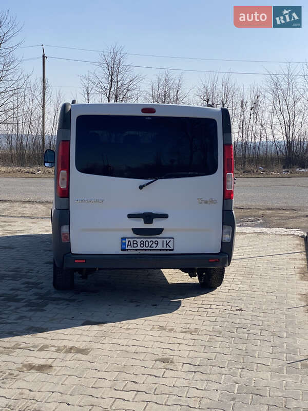 Вантажний фургон Renault Trafic 2009 в Бару