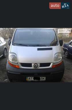 Грузовой фургон Renault Trafic 2006 в Калуше