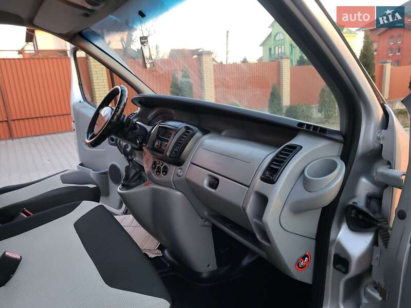 Мінівен Renault Trafic 2005 в Хмельницькому