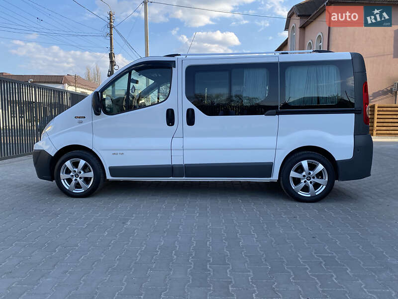 Мінівен Renault Trafic 2013 в 