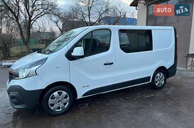 Минивэн Renault Trafic 2015 в Дубно