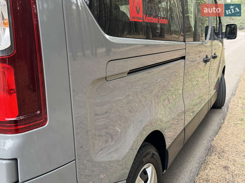 Минивэн Renault Trafic 2017 в Киеве