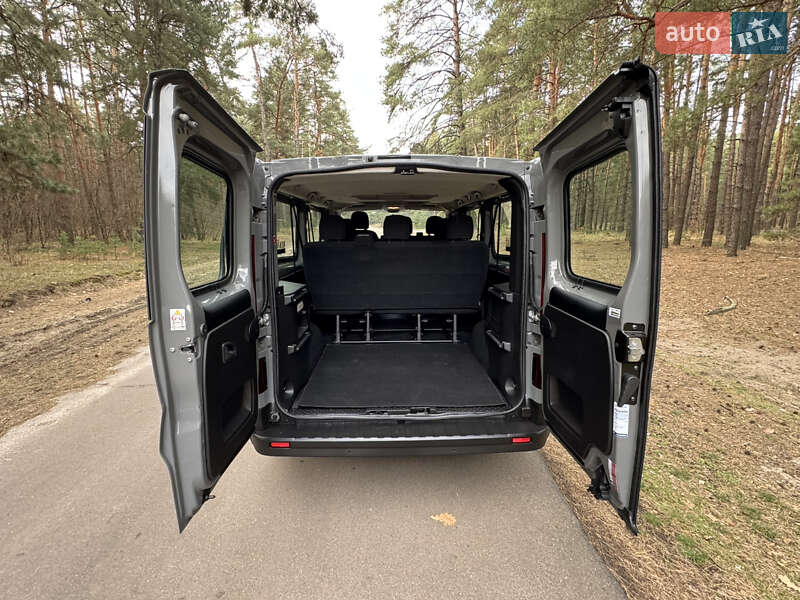 Минивэн Renault Trafic 2017 в Киеве