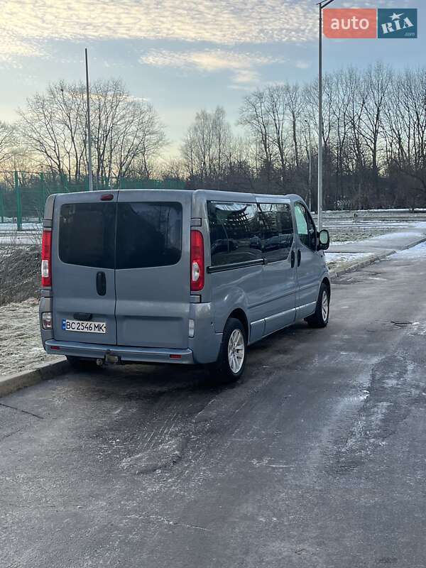 Минивэн Renault Trafic 2007 в 
