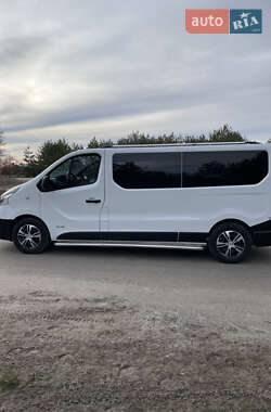Мінівен Renault Trafic 2015 в 