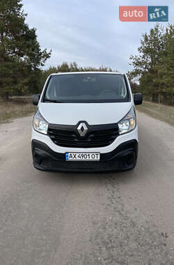 Мінівен Renault Trafic 2015 в 
