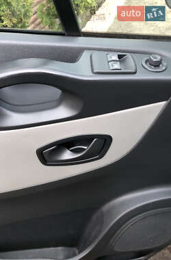Мінівен Renault Trafic 2015 в 