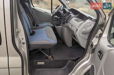 Минивэн Renault Trafic 2011 в 