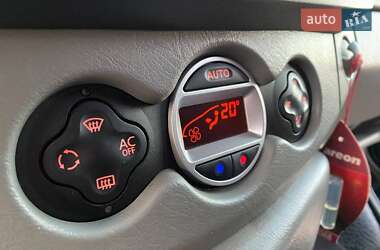 Минивэн Renault Trafic 2013 в 