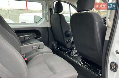 Грузопассажирский фургон Renault Trafic 2018 в 