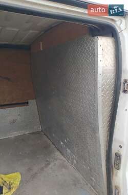 Вантажний фургон Renault Trafic 2004 в 