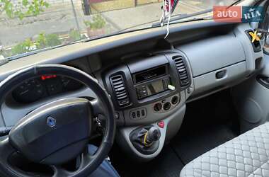 Мінівен Renault Trafic 2005 в Гайсину
