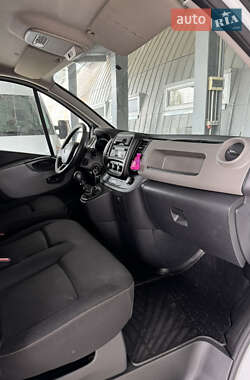 Грузовой фургон Renault Trafic 2015 в 
